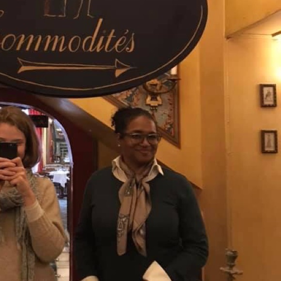 Meet your Posher, Simone - Picture 1 of 1